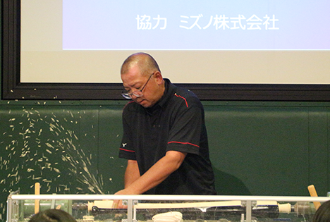 バット製作実演